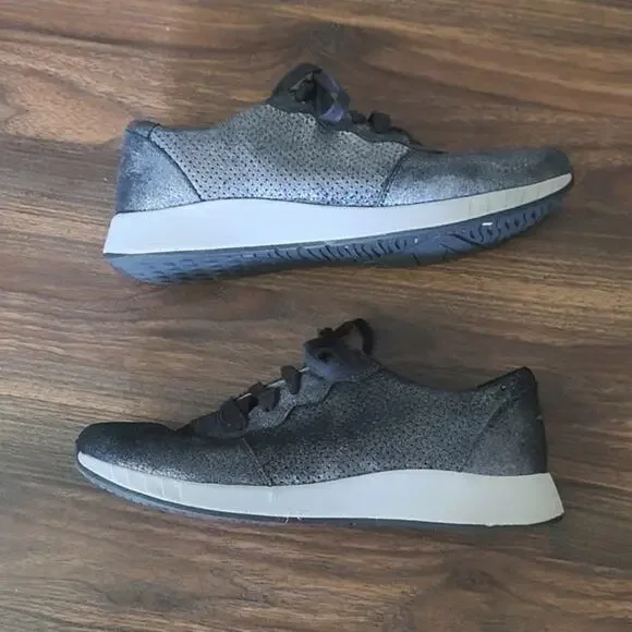 Dansko Christina Sneakers Metallic Size 9-9.5 Gray Purple Stylish Comfy - Picture 3 of 9